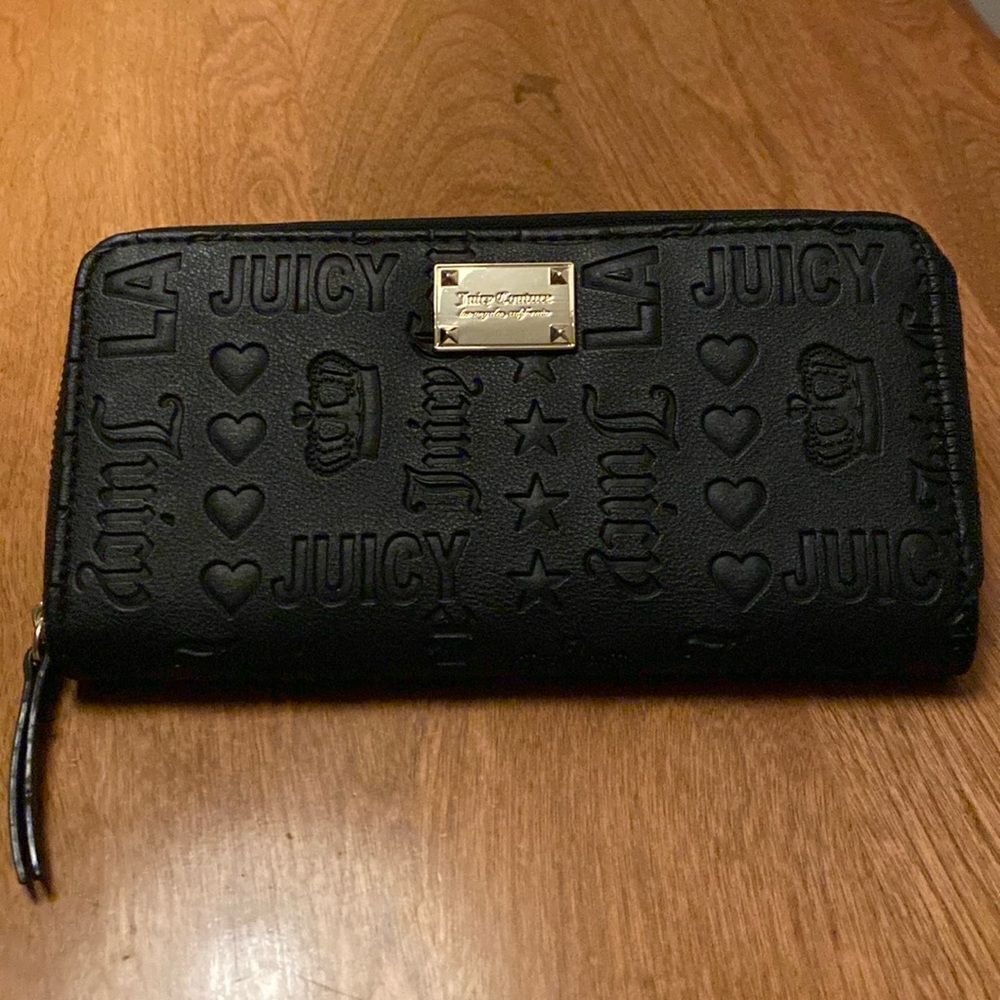 NWOT Juicy Couture clutch